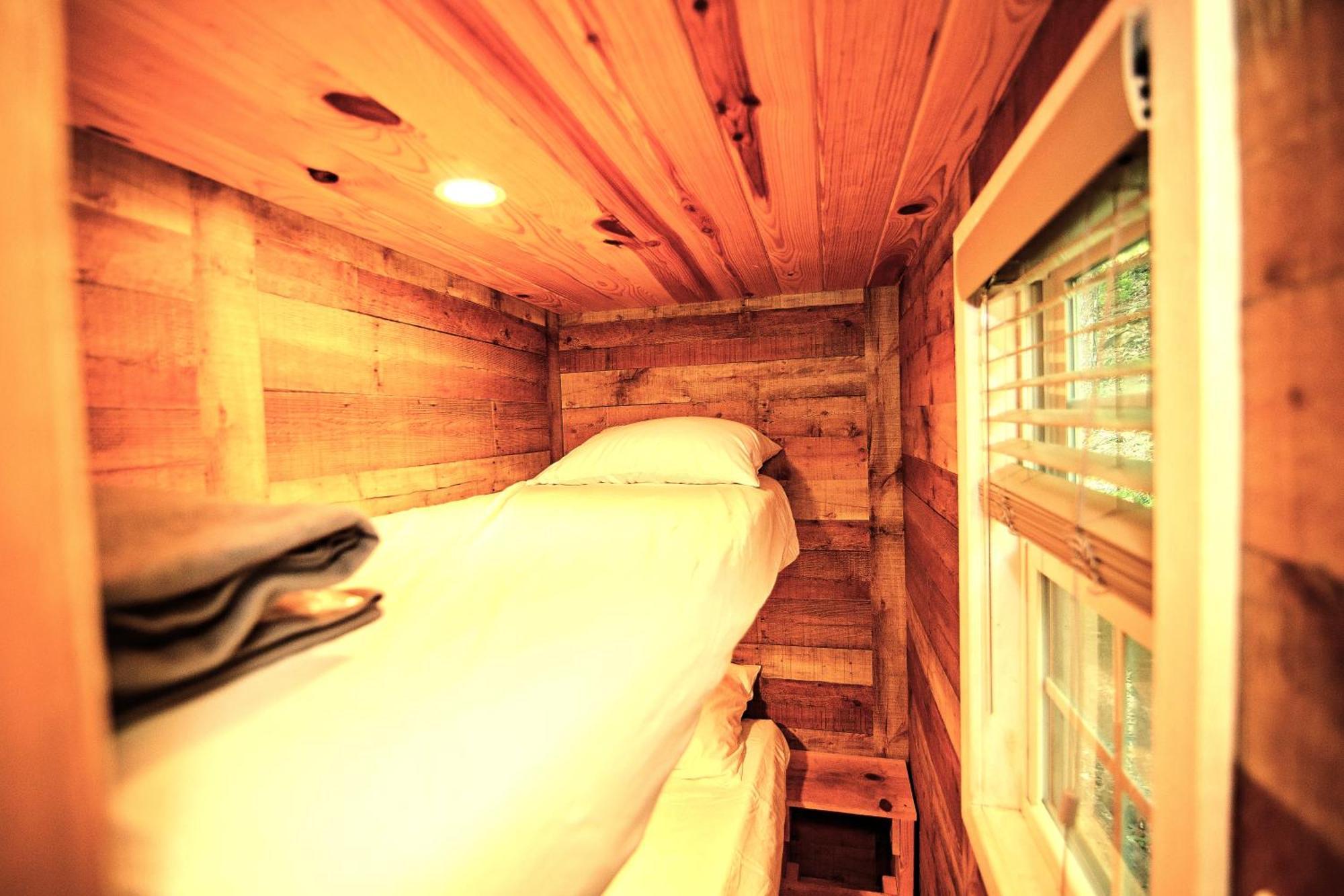 The Americana - Parker Creek Bend Cabins Мурфрисборо Экстерьер фото