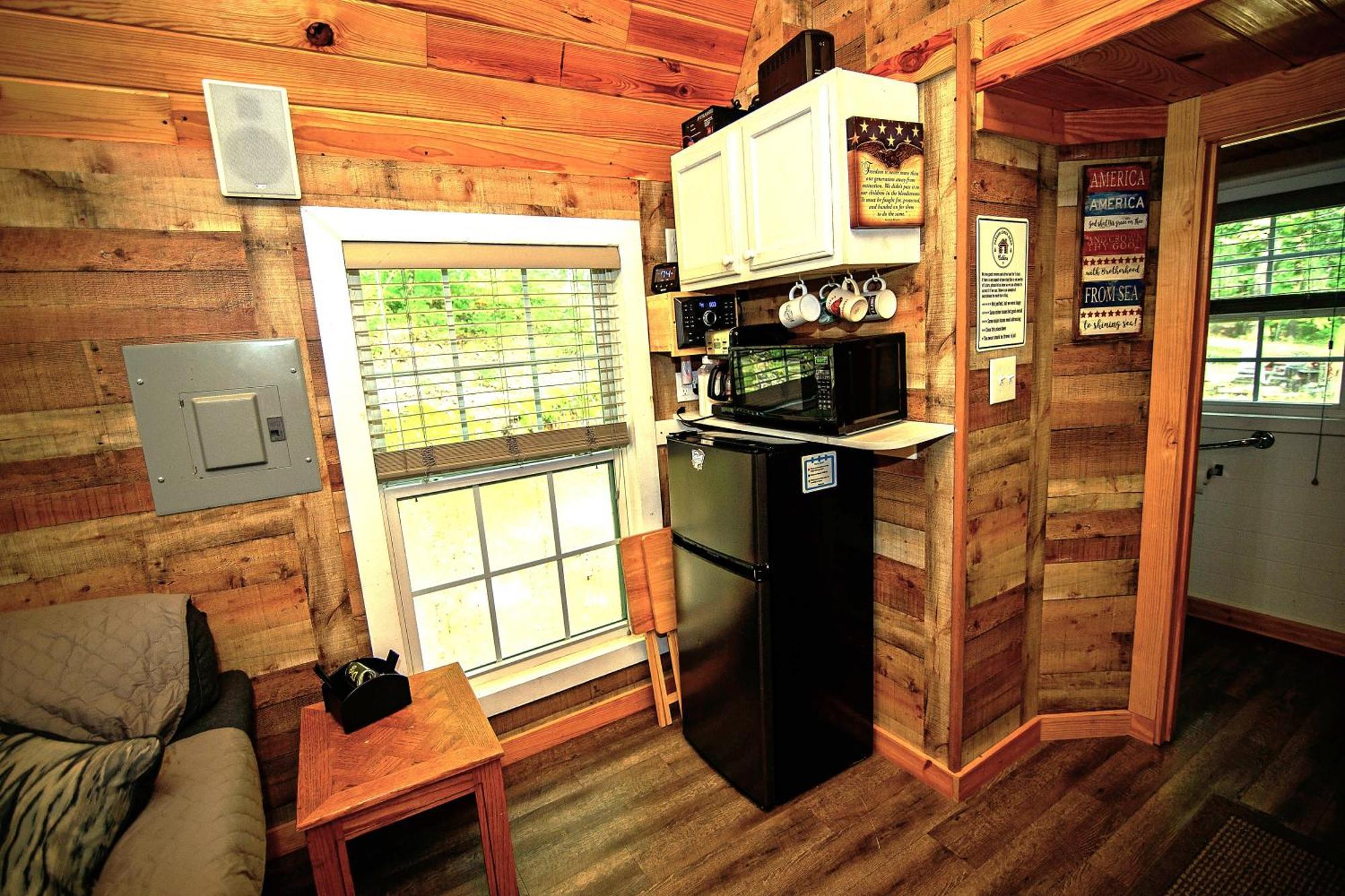 The Americana - Parker Creek Bend Cabins Мурфрисборо Экстерьер фото